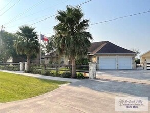 215 Henderson Rd in Los Fresnos, TX - Building Photo - Building Photo