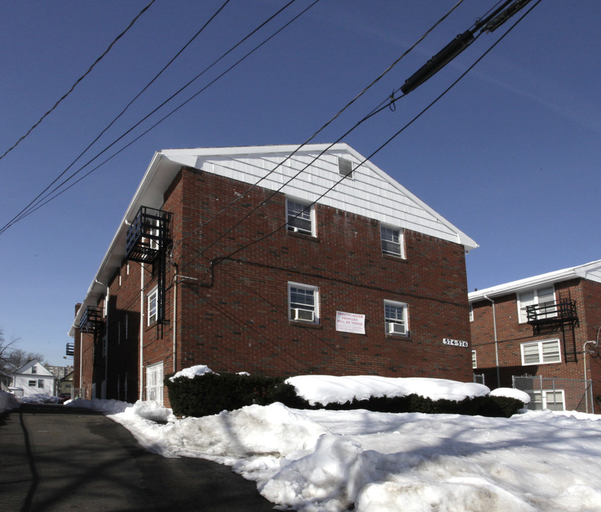 574-576 Jefferson Ave in Elizabeth, NJ - Building Photo