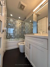 2200-2200 Lake Shore Blvd W in Toronto, ON - Building Photo - Building Photo