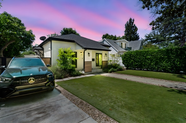property at 11038 Blix St
