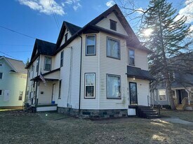 218 E Erie St in Albion, MI - Building Photo