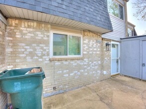 1402 Bill Carrol Dr, Unit 1/2 in Norman, OK - Building Photo - Building Photo