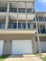 1147 N Bayshore Dr in Valparaiso, FL - Building Photo