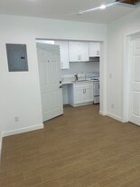 3229 W 73rd St in Los Angeles, CA - Building Photo