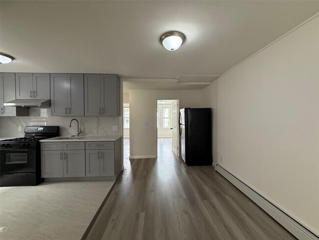 60-90-90 60th Rd in Queens, NY - Building Photo - Building Photo
