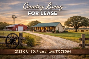 2133 Co Rd 430 in Pleasanton, TX - Building Photo