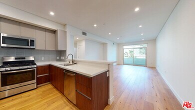 938 Orange Grv Ave in Los Angeles, CA - Building Photo - Building Photo