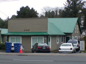 4319 SW Highway 101 in Lincoln City, OR - Building Photo - Building Photo