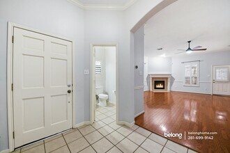 2631 Shady Acres Ct in Houston, TX - Building Photo - Building Photo