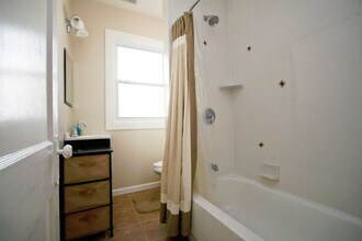 2416-2418 Lysle Ln in Cincinnati, OH - Building Photo - Building Photo