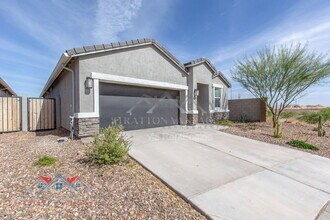 1673 N Wrigley Dr in Florence, AZ - Building Photo - Building Photo