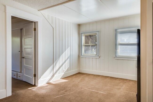 221 S Broadway-Unit -1/2 in Redondo Beach, CA - Building Photo - Building Photo