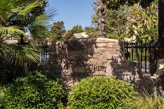 2881 Huntington Blvd in Fresno, CA - Building Photo - Building Photo