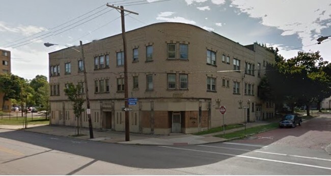 15432 Lake Shore Blvd in Cleveland, OH - Building Photo - Building Photo