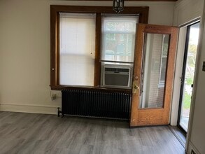 122 E 4th St in Lansdale, PA - Building Photo - Building Photo