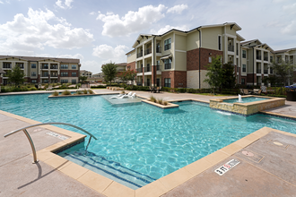 Falcon at Grand Harbor in Katy, TX - Foto de edificio - Building Photo