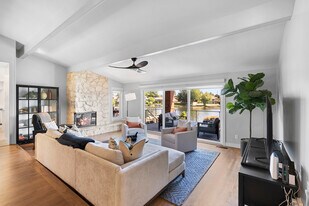 21426 NE Blue Lake Rd in Fairview, OR - Building Photo