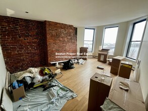 482 Beacon St, Unit 52 in Boston, MA - Building Photo - Building Photo