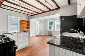 8 Carlton St in Salem, MA - Building Photo - Building Photo