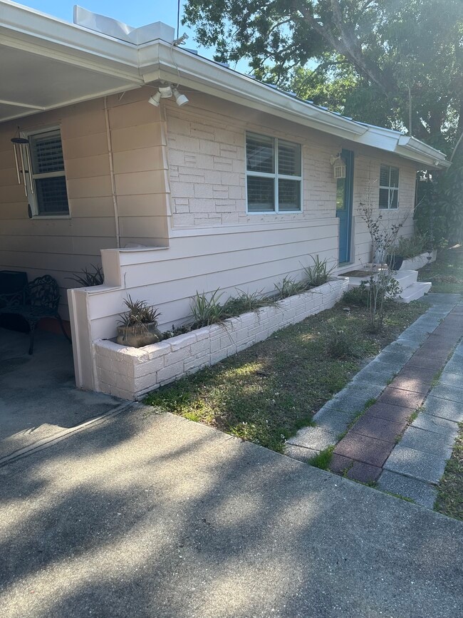 property at 3035 Hillview St