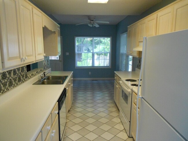 165 Tremont Cir in Athens, GA - Building Photo - Building Photo