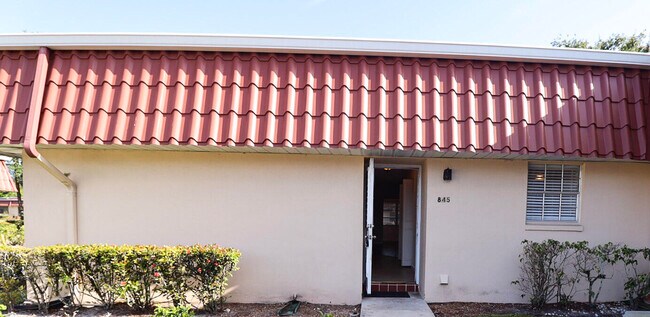 845 Salem Ln in Greenacres, FL - Building Photo - Building Photo