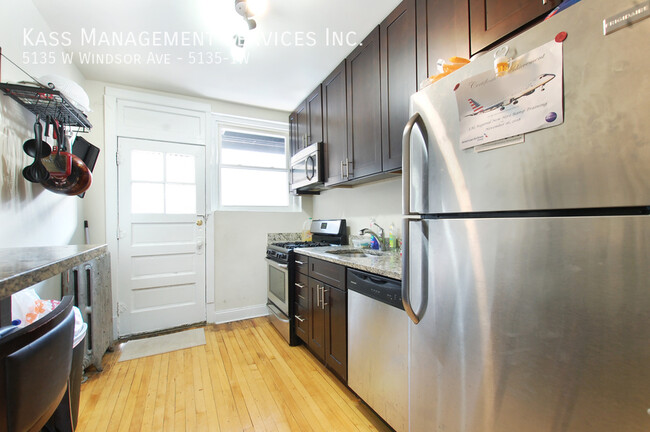 property at 5135 W Windsor Ave