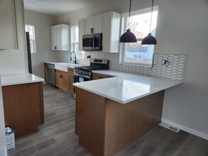 639 Algona Ave, Unit 1002 in Elgin, IL - Building Photo - Building Photo