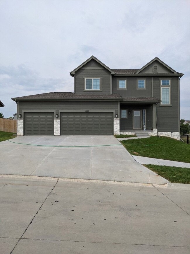 property at 14316 S 19th Cir