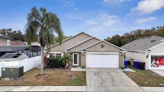 2372 Topaz Trail in Kissimmee, FL - Building Photo