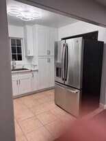 8419 Avalon Blvd, Unit 8419 in Los Angeles, CA - Building Photo