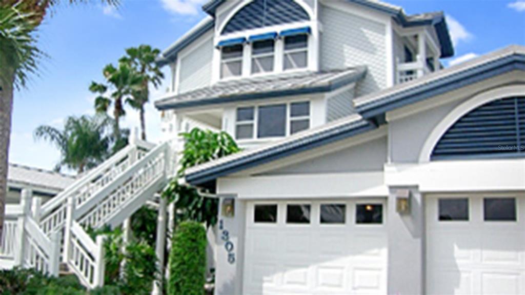 1305 Siesta Bayside Dr in Siesta Key, FL - Foto de edificio