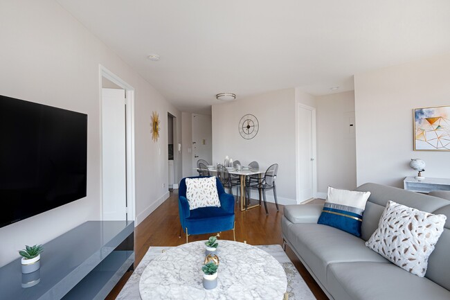 175 E 96th St in New York, NY - Building Photo - Building Photo