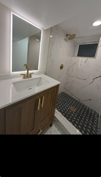 3811 W 61st St, Unit G in Chicago, IL - Building Photo - Building Photo