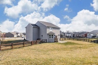 6995 Hearthwood Dr in Hamilton, OH - Building Photo - Building Photo