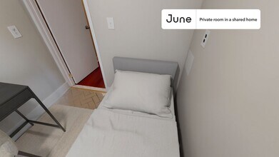 Private bedroom in 3 bed/2 bath Home in New York, NY - Building Photo - Building Photo
