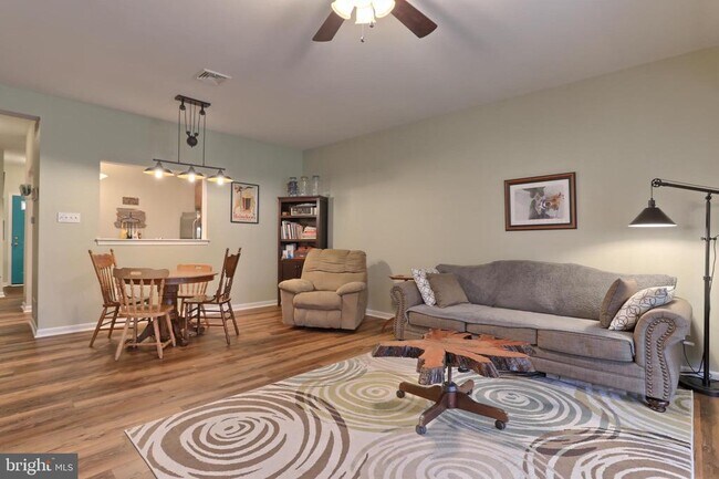 2075 Deer Run Dr in Hummelstown, PA - Building Photo - Building Photo