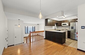 228 Sandcastle Ky in Secaucus, NJ - Foto de edificio - Building Photo