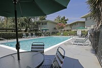 Building Photo - Country Club Gardens Apartments in Sacramento, California