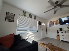 5758 20th Ave N in St. Petersburg, FL - Foto de edificio - Building Photo