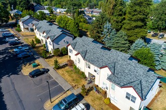 940 NW 7th Ave in Camas, WA - Building Photo - Building Photo