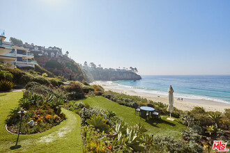 31 Bay Dr in Laguna Beach, CA - Building Photo - Building Photo