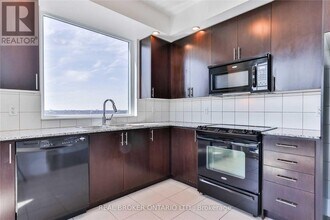 181-1181 Wynford Dr in Toronto, ON - Building Photo - Building Photo