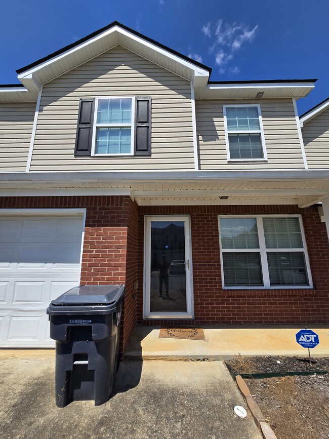 333 Tara Commons Cir in Loganville, GA - Building Photo - Building Photo