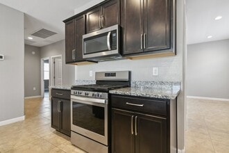 29826 W Whitton Ave in Buckeye, AZ - Foto de edificio - Building Photo