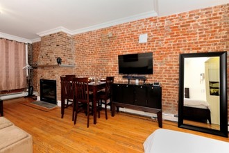 692 10th Ave-Unit -2B in New York, NY - Building Photo - Building Photo