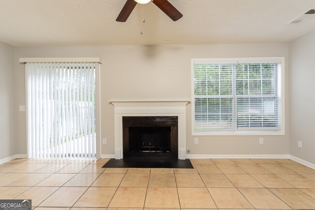 3667 Sapphire Ct in Decatur, GA - Building Photo - Building Photo