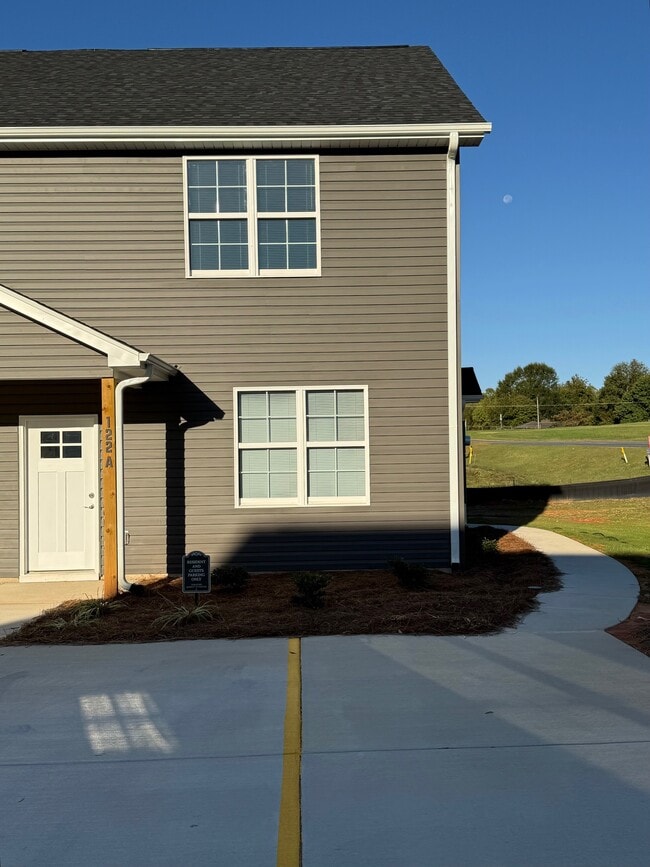 122 Diver Dr in Lexington, NC - Building Photo - Building Photo