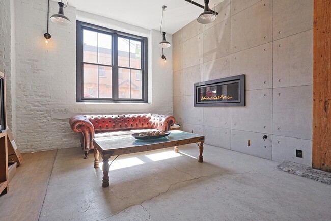 40 Chestnut St, Unit Modern Style in Dobbs Ferry, NY - Building Photo - Building Photo