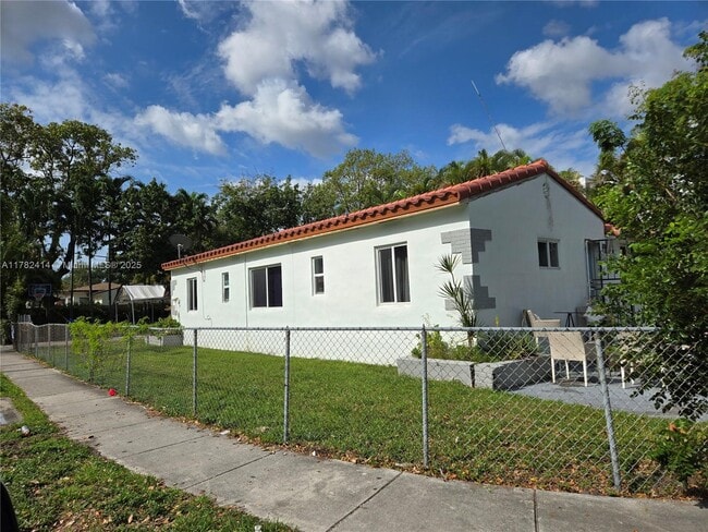 property at 1500 SW 9th St